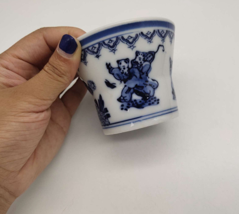 古玩陶瓷嬰戲紋青花蓋杯拍賣，當前價格220元