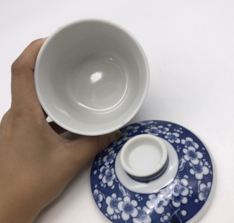 古玩陶瓷梅紋青花蓋杯拍賣,當前價格220元
