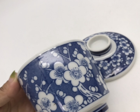 古玩陶瓷梅紋青花蓋杯拍賣,當前價格220元