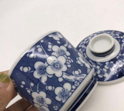 古玩陶瓷梅紋青花蓋杯拍賣,當前價格220元