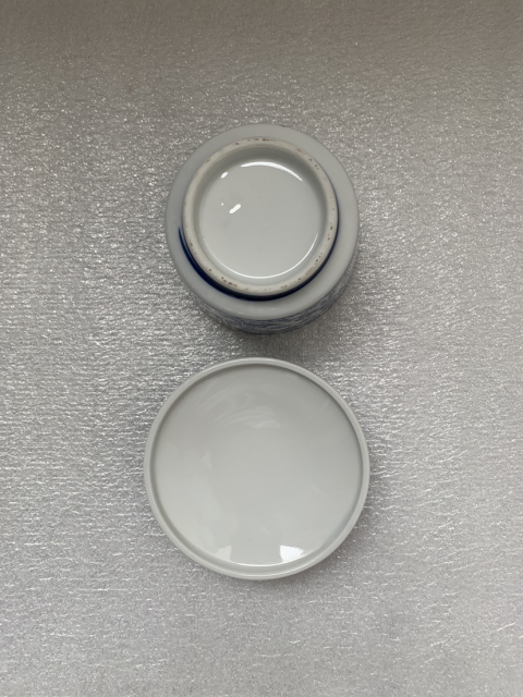 古玩陶瓷梅紋青花蓋杯拍賣,當前價格220元