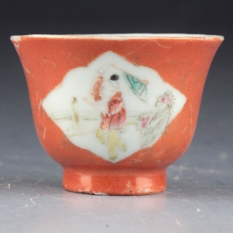 古玩陶瓷4487】清中期  粉彩**紅地開光人物故事紋鈴鐺杯拍賣，當(dāng)前價格1500元