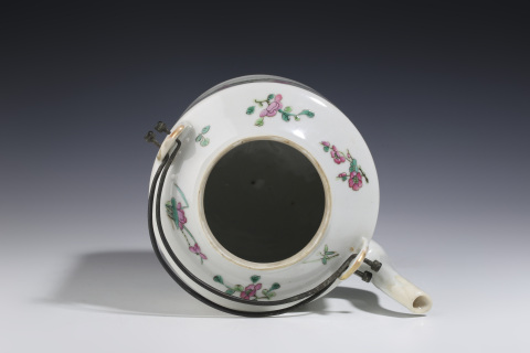 古玩陶瓷【優(yōu)品出品必出精品】清晚·粉彩花鳥紋茶壺拍賣,當(dāng)前價格2288元