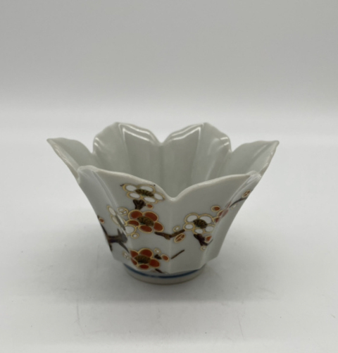 古玩陶瓷梅紋花口杯拍賣,當前價格198元