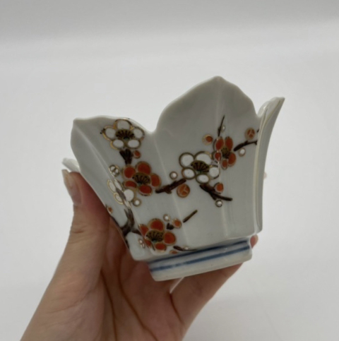 古玩陶瓷梅紋花口杯拍賣,當前價格198元