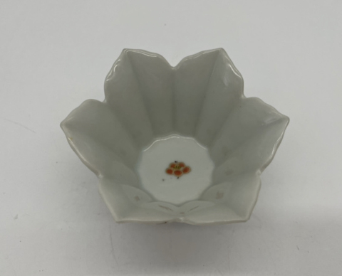 古玩陶瓷梅紋花口杯拍賣,當前價格198元