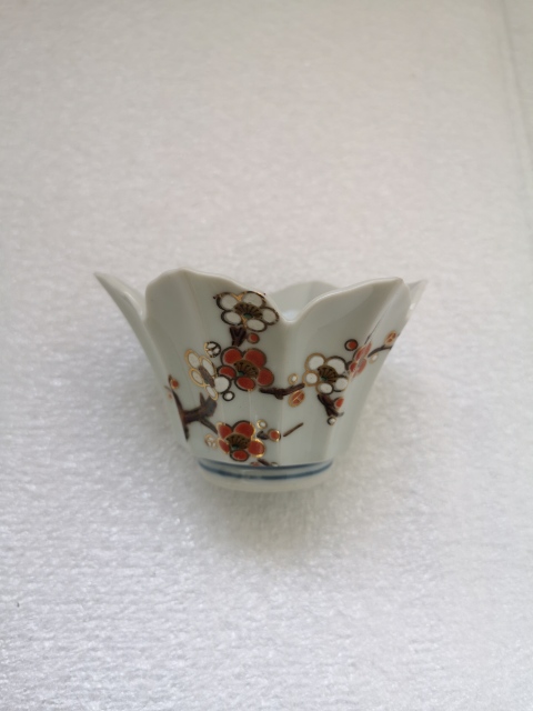 古玩陶瓷梅紋花口杯拍賣,當前價格198元