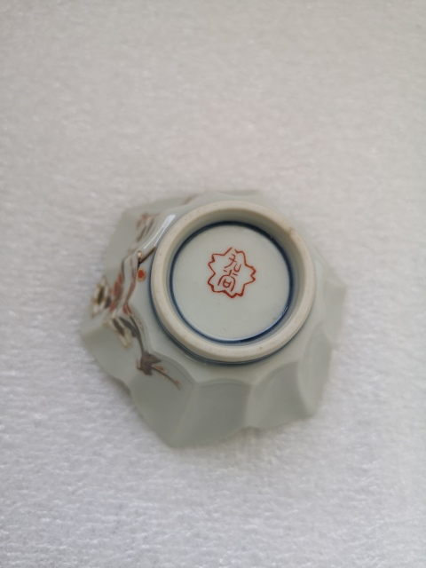 古玩陶瓷梅紋花口杯拍賣,當前價格198元