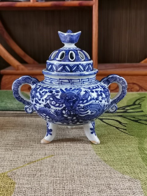 古玩陶瓷【精品熏爐】晚清民國青花元寶鈕雙耳熏爐拍賣，當前價格160元