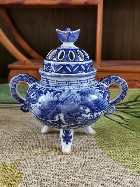 古玩陶瓷【精品熏爐】晚清民國青花元寶鈕雙耳熏爐拍賣，當前價格160元