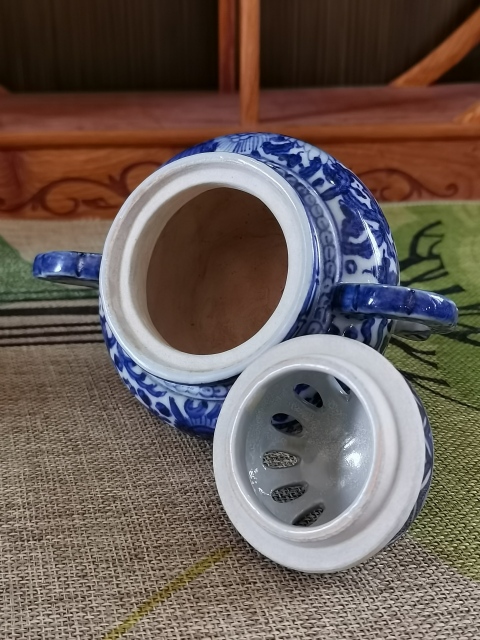 古玩陶瓷【精品熏爐】晚清民國青花元寶鈕雙耳熏爐拍賣，當前價格160元