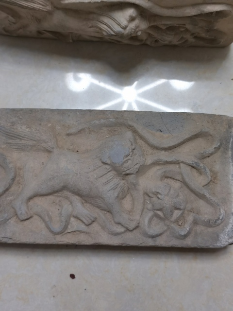 古玩雜項(xiàng)清末古磚 雕刻獅子滾繡球拍賣(mài)，當(dāng)前價(jià)格800元