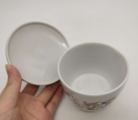 古玩陶瓷花卉紋彩繪描金蓋罐拍賣，當前價格220元