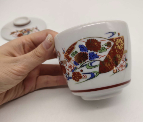 古玩陶瓷花卉紋彩繪描金蓋罐拍賣，當前價格220元