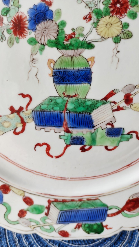 古玩陶瓷清康熙五彩博古花卉紋盤拍賣，當前價格6500元