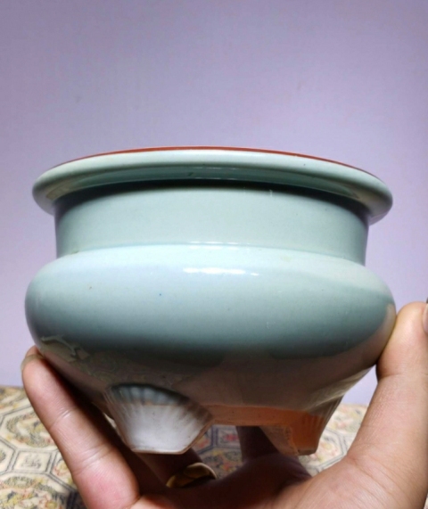 古玩陶瓷花卉紋三足爐拍賣，當前價格2698元