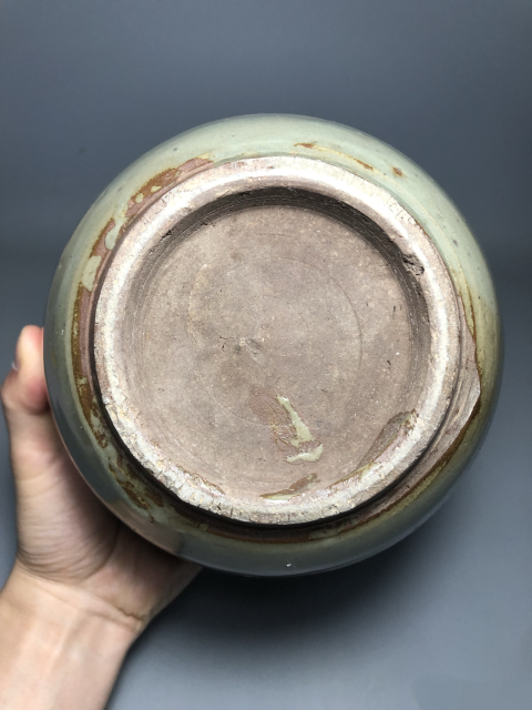 古玩陶瓷清早期?龍泉哥釉罐拍賣，當前價格240元