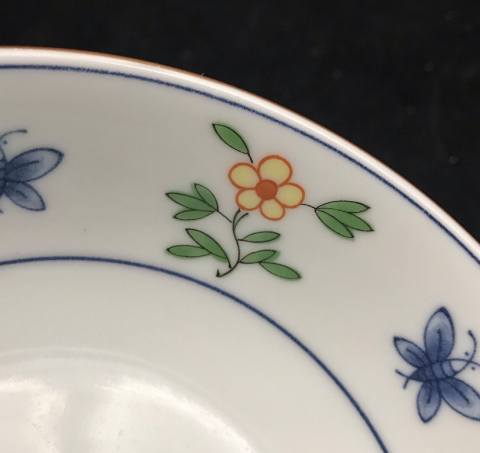 古玩陶瓷青花加彩花蝶紋盤拍賣,當前價格130元