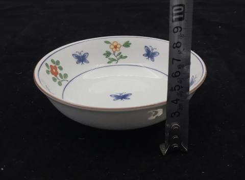 古玩陶瓷青花加彩花蝶紋盤拍賣,當前價格130元