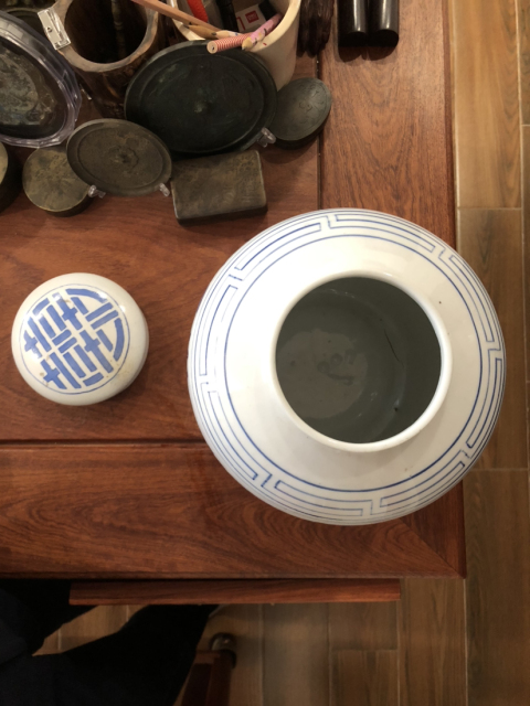 古玩陶瓷創(chuàng)匯期.纏枝花囍字紋青花蓋罐280拍賣,當(dāng)前價(jià)格280元