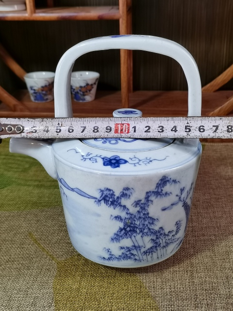 古玩陶瓷【精美提梁壺】晚清民國青花山水紋提梁壺拍賣，當前價格2260元