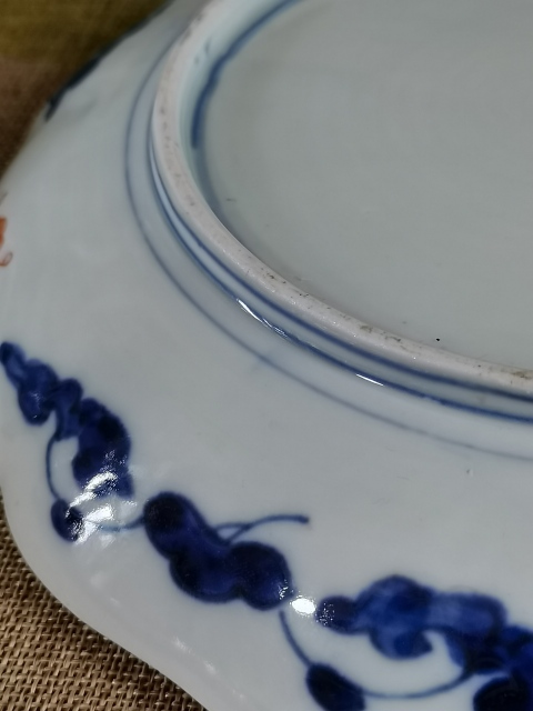 古玩陶瓷【精美擺設盤】十九世紀青花“龜鶴齊齡”花口盤拍賣,當前價格700元