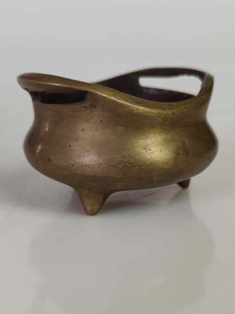 古玩陶瓷民國(guó)時(shí)期黃銅三足鳳眼爐拍賣,當(dāng)前價(jià)格1580元