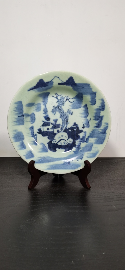 古玩陶瓷豆青地青花山水人物紋折沿盤拍賣,當(dāng)前價(jià)格2300元