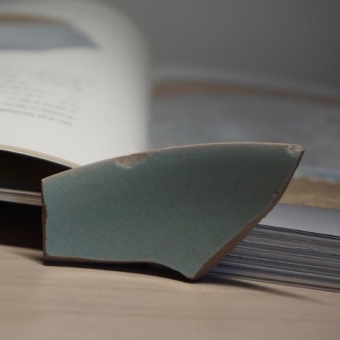 古玩陶瓷汝窯瓷片拍賣，當前價格2100元