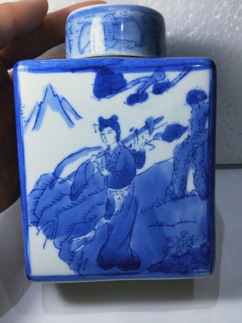 古玩陶瓷{有保真卡}青花人物紋四方茶葉罐拍賣，當前價格298元
