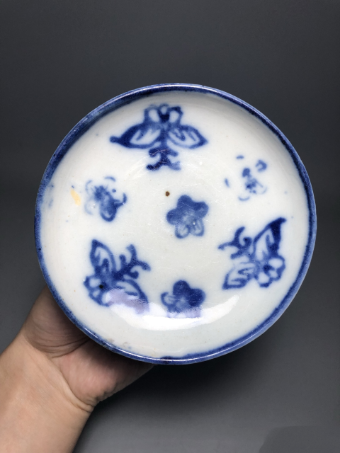 古玩陶瓷【清代】蝶紋青花高足盤【傳世佳品】拍賣，當前價格599元