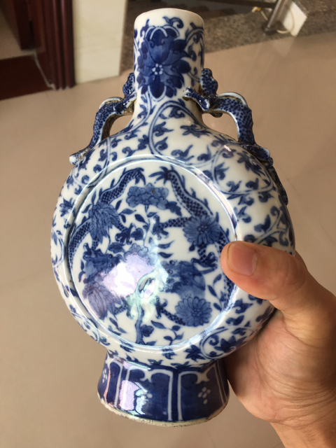 古玩陶瓷青花龍穿花抱月瓶拍賣，當前價格12888元