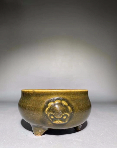 古玩陶瓷（清代）茶葉末釉獸耳三足爐拍賣，當(dāng)前價(jià)格0元