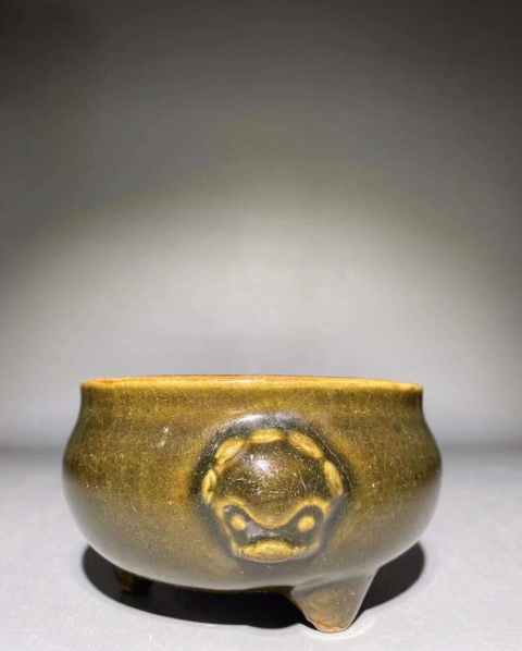 古玩陶瓷（清代）茶葉末釉獸耳三足爐拍賣，當(dāng)前價(jià)格0元