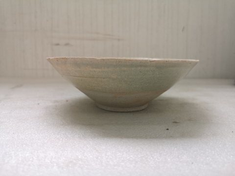 古玩陶瓷景德鎮(zhèn)窯系青白釉葵口斗笠碗拍賣,當(dāng)前價(jià)格680元
