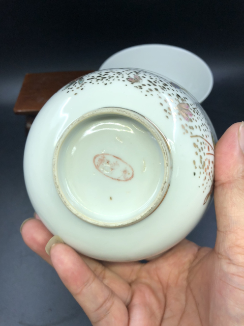 古玩陶瓷民國(guó)粉彩描金蝶戀花紋碗拍賣，當(dāng)前價(jià)格1999元
