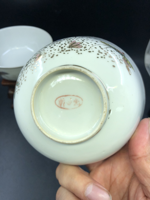 古玩陶瓷民國(guó)粉彩描金蝶戀花紋碗拍賣，當(dāng)前價(jià)格1999元