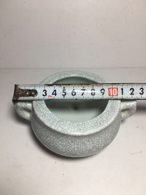 古玩陶瓷madeinChina款哥釉三足香爐拍賣,當(dāng)前價(jià)格288元