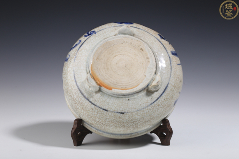 古玩陶瓷(優(yōu)品)清中·哥釉青花雙龍戲珠紋三足爐拍賣,當(dāng)前價(jià)格0元