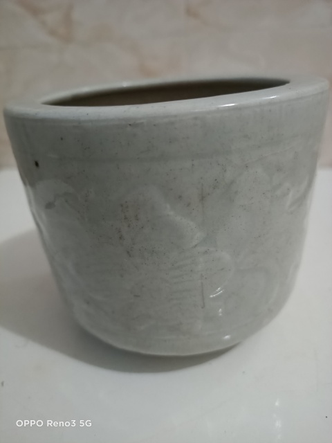 古玩陶瓷豆青釉三足筒式香爐拍賣,當前價格1800元