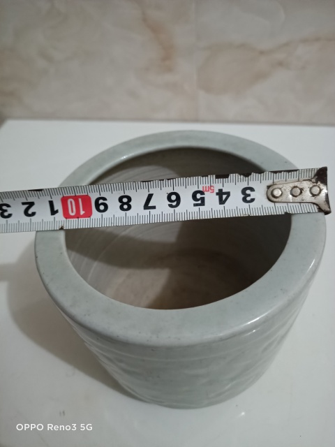 古玩陶瓷豆青釉三足筒式香爐拍賣,當前價格1800元