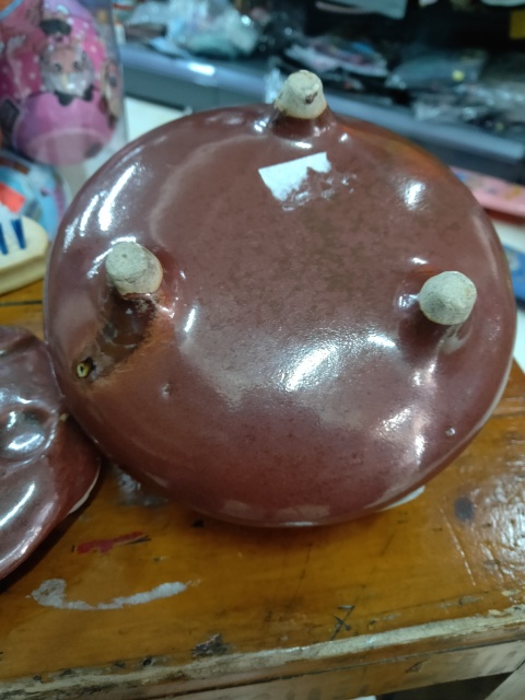 古玩陶瓷褐釉三足橋耳爐拍賣,當(dāng)前價(jià)格1900元