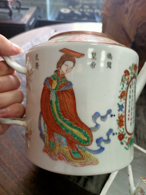 古玩陶瓷晚清粉彩無雙譜壺拍賣，當前價格18888元
