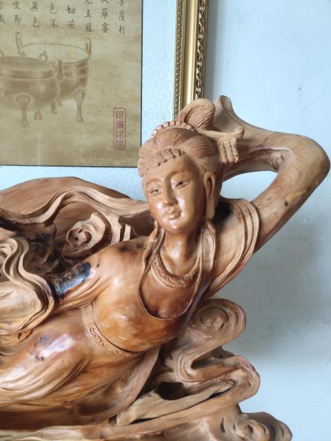 古玩雜項(xiàng)太行崖柏雙色料隨形雕飛天仙女拍賣,當(dāng)前價(jià)格6999元