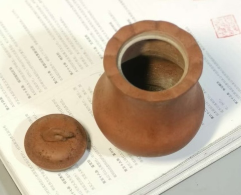 古玩陶瓷晚清民國紫砂蓋罐拍賣,當前價格1500元