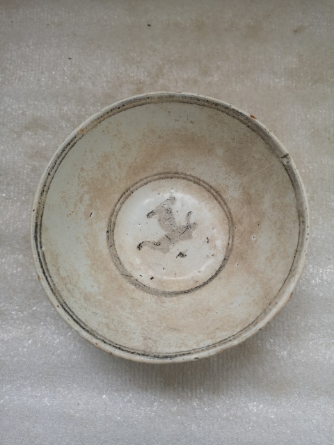 古玩陶瓷摩羯龍紋青花碗拍賣，當前價格450元