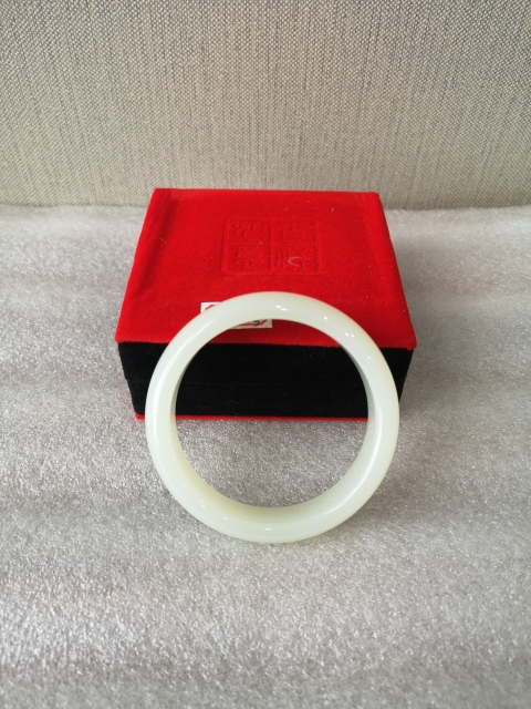 古玩玉器和田玉扁鐲子拍賣,當前價格850元
