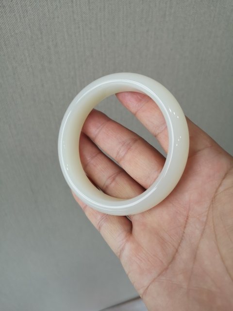 古玩玉器和田玉扁鐲子拍賣,當前價格850元