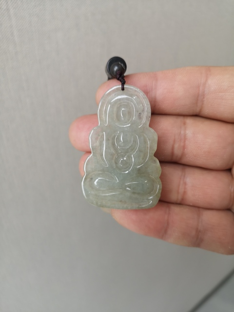 古玩玉器翡翠觀音拍賣(mài)，當(dāng)前價(jià)格850元