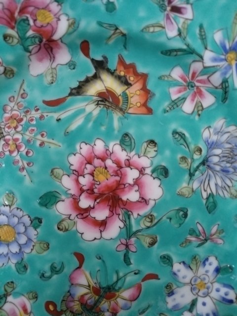 古玩陶瓷民國晚期解放初.松石綠釉花蝶紋細路粉彩盤拍賣，當前價格999元